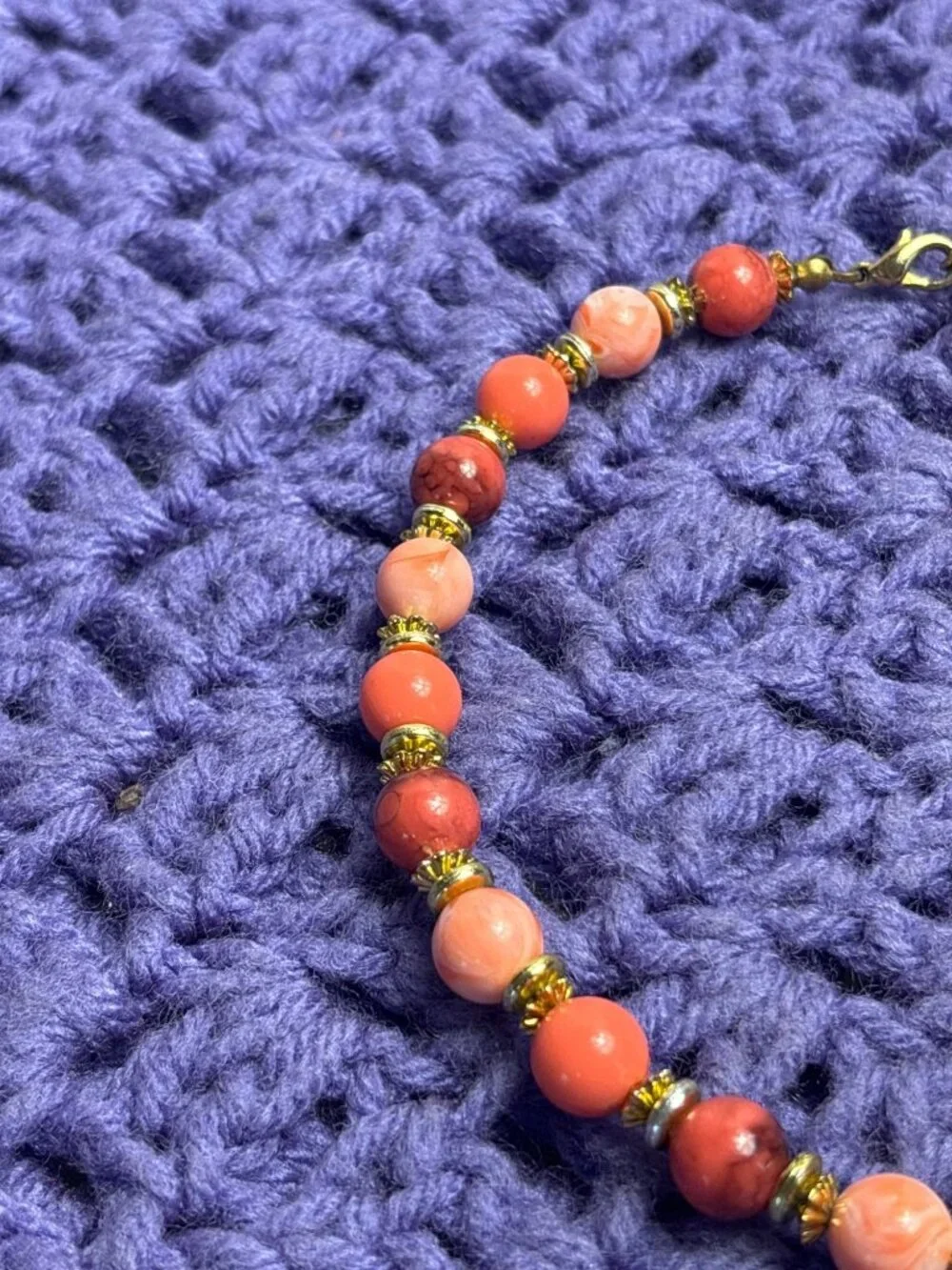 Orange White Swirled Plastic Beaded Goldtone Choker Collar Necklace 13 - 15.5 in